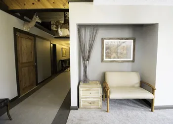 Colter's Lodge hotel thumbnail 6