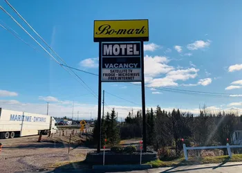 Bo-Mark Motel hotel thumbnail 8