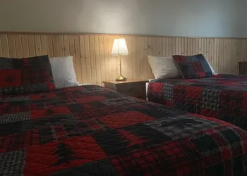 Pickle Lake Hotel hotel thumbnail 5