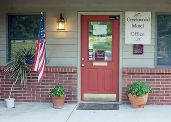 Creekwood Motel hotel thumbnail 3