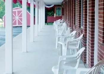 Creekwood Motel hotel thumbnail 8