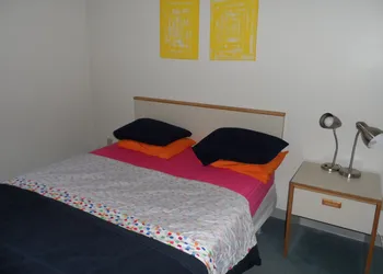 Economy Suites hotel thumbnail 8