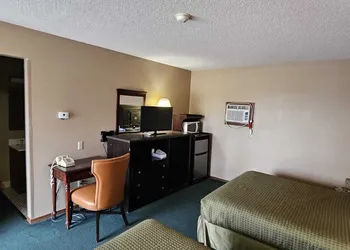 Colonial Inn Dyersville hotel thumbnail 5