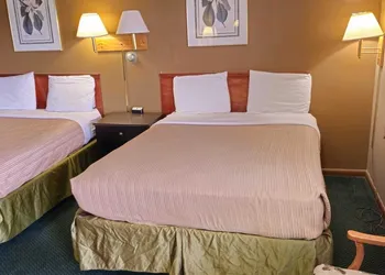 Colonial Inn Dyersville hotel thumbnail 7