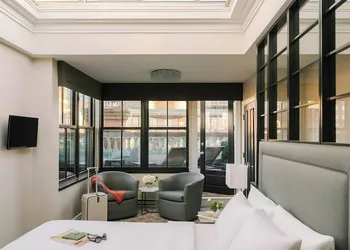 No. 284 Back Bay Hotel Sonder by Marriott Bonvoy hotel thumbnail 5
