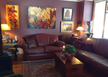 Gaslight Inn Victoria hotel thumbnail 5