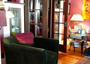 Gaslight Inn Victoria hotel thumbnail 6