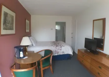 Crystal Lake Resort hotel thumbnail 8