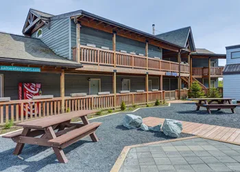 Safari Lodge hotel thumbnail 2
