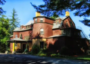 The Brewster Inn hotel thumbnail 3