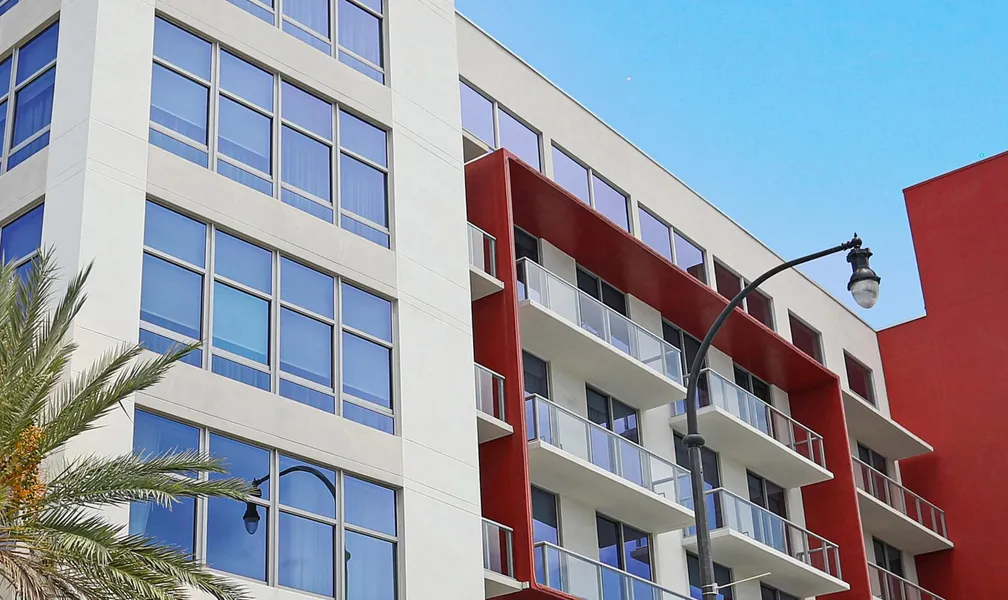 CH Luxury Condos & Studios On The Beach hotel detail image 2