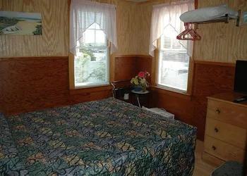 Channel Watefront Cottages hotel thumbnail 6