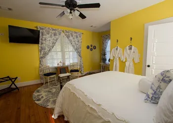 Bama Bed & Breakfast Campus hotel thumbnail 5