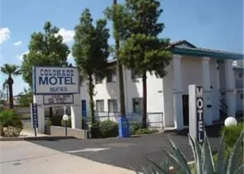 Colonade Motel hotel thumbnail 2