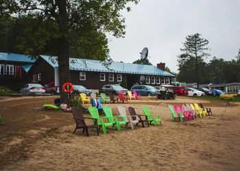 Great Blue Resorts - McCreary's Beach hotel thumbnail 2
