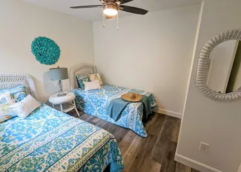 Great Blue Resorts - McCreary's Beach hotel thumbnail 3