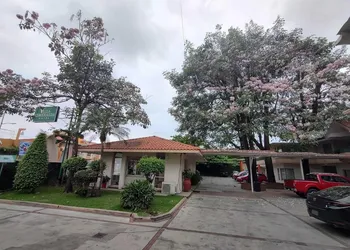 Hotel Villa Esmeralda hotel thumbnail 2