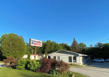 Mindemoya Motel hotel thumbnail 2