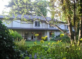 Cedar Wood Lodge B&B hotel thumbnail 7