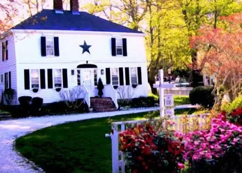 The 1720 House hotel thumbnail 2