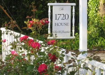 The 1720 House hotel thumbnail 3