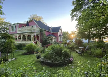 Chambers Guest House B&B hotel thumbnail 2