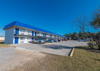 Sunrise Inn hotel thumbnail 2