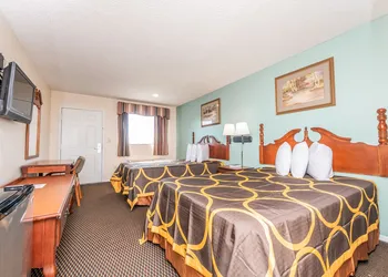 Sunrise Inn hotel thumbnail 8