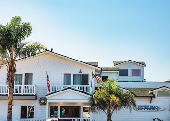 On The Beach Bed & Breakfast hotel thumbnail 3