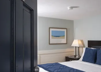 Chatham Seafarer Inn hotel thumbnail 7