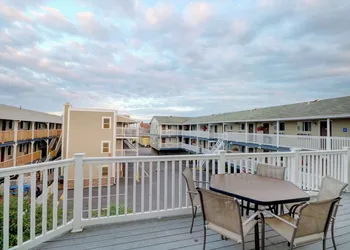 Waves Oceanfront Resort hotel thumbnail 5
