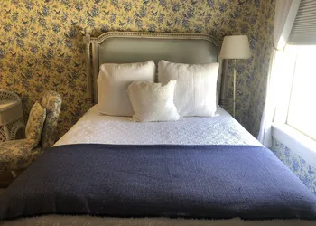 Brook Farm Inn hotel thumbnail 5