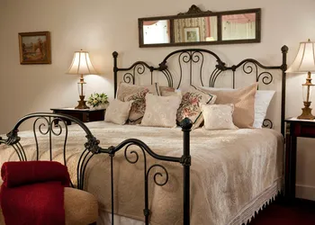 Brook Farm Inn hotel thumbnail 7