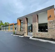 Wingate by Wyndham Lake George hotel detail image 4