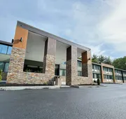 Wingate by Wyndham Lake George hotel detail image 7