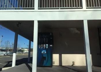 Mayfair Motel hotel thumbnail 5