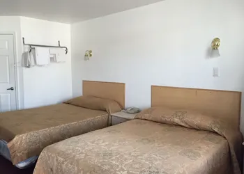 Mayfair Motel hotel thumbnail 6