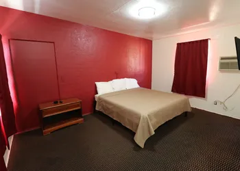 Sandman Inn Motel hotel thumbnail 8