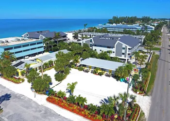 Tropical Breeze Beach Club hotel thumbnail 5