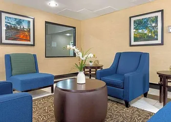 Comfort Inn & Suites near JFK Air Train hotel thumbnail 3