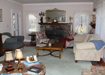 Bear Flag Inn hotel thumbnail 4