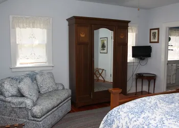 Bear Flag Inn hotel thumbnail 5