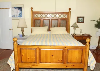 Bear Flag Inn hotel thumbnail 6