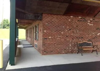 Village Inn hotel thumbnail 3