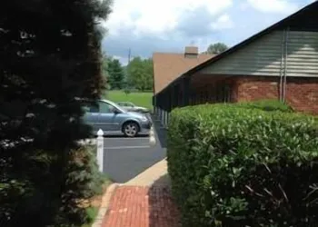 Village Inn hotel thumbnail 4