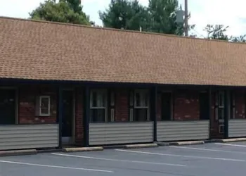 Village Inn hotel thumbnail 6