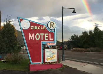 Circle R Motel hotel thumbnail 3