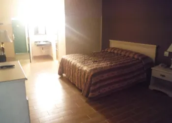 Budgetel Inn & Suites Hotel hotel thumbnail 3