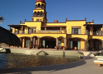 Hacienda Cerritos hotel thumbnail 2