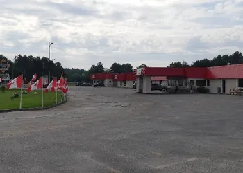 The Village Inn Motel hotel thumbnail 3